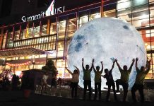 Huge Moon Descents on Summit USJ for Mid-Autumn Fest