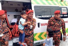 Bomba Subang Jaya Babysits 4 Kids While Mum Rushed to Hospital