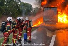 Container Carrying Plastic Pellets Razed along Elite Highway
