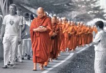 Buddhists Get Rare Chance to Offer Alms to Monks on the Streets
