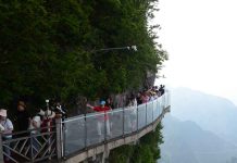 A TRIP TO CHONGQING AND ZHANGJIAJIE