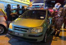 Firemen Rescue Toddler Trapped in Vehicle at Taipan USJ10