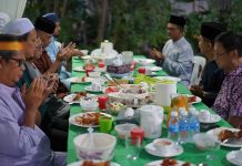 Subang MP Breaks Fast at Surau Al-Huda SS13