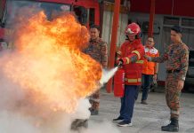 KRT SS17 Residents Learn Fire Safety the Hands-On Way