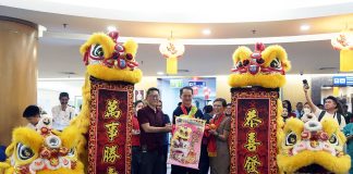 Lions “Invade” SJMC’s Quiet Hallways After Wowing Crowd with High-Pole Stunts On 10th Day of CNY