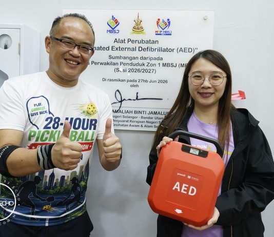 Jamaliah Playfully Calls Out Councillor for “Beating Her” to AED Installation at SS15 Hall